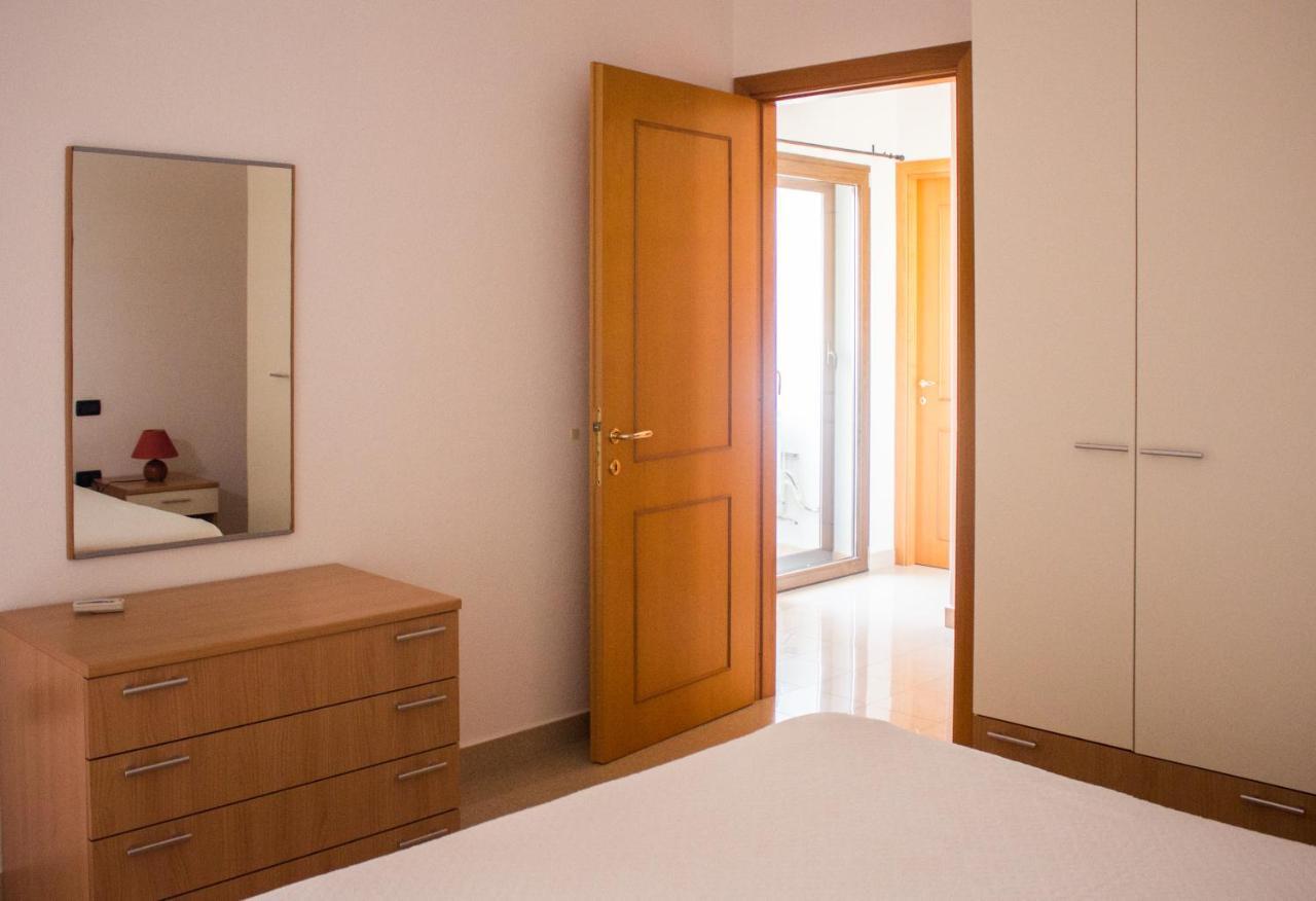 Residenze Branca III Seaview Apartment Орозеи Екстериор снимка